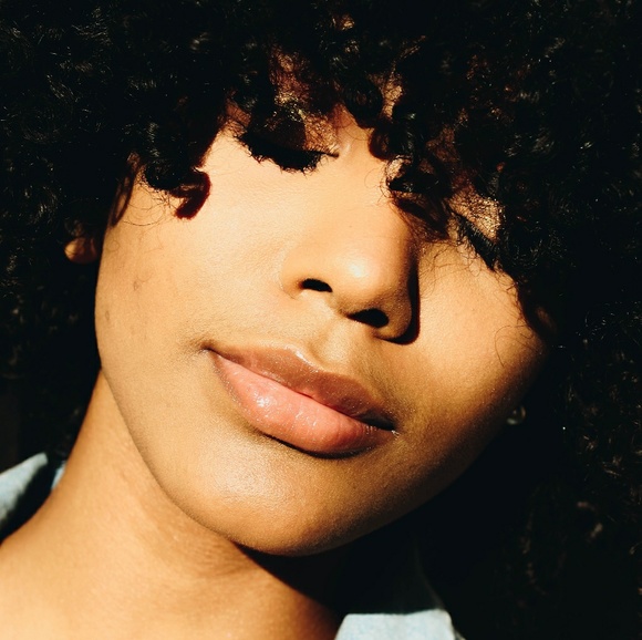 Profile Picture of Kinkey Naturalley (@jovoly81) on Poshmark