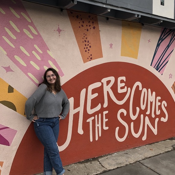 Profile Picture of Chloe Fowler (@chlofowler) on Poshmark