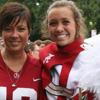 Profile Picture of Paula Maddox (@pmaddox42) on Twitter