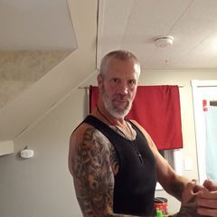 Profile Picture of Carl Carper (@carlcarper) on Tiktok