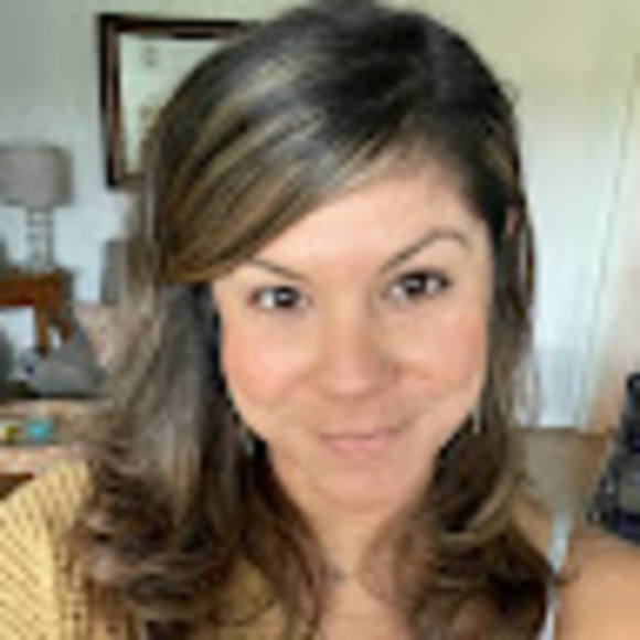 Profile Picture of Jessie Morales (@jessiemorale735) on Poshmark