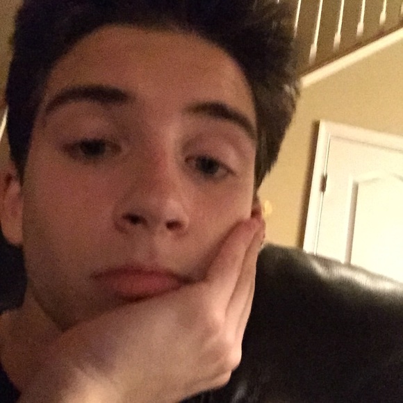 Profile Picture of Sean Rolincik (@srolincik2) on Poshmark