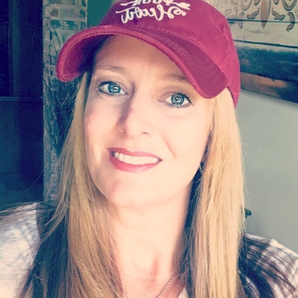Profile Picture of Teresa Matherne (@tcmatherne) on Poshmark