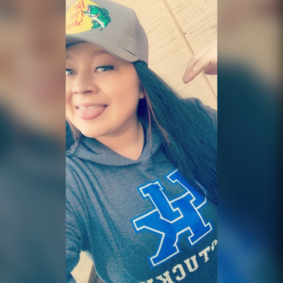 Bella Magras - Poshmark Profile Picture of Bella Magras (@bellamagras) on Poshmark