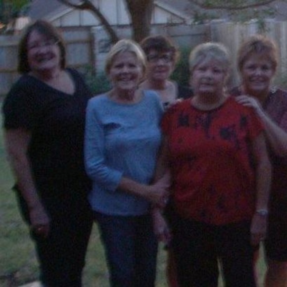 Profile Picture of Mickie Cook (@mickie_cook) on Poshmark