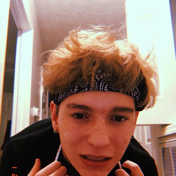 Profile Picture of Aj Kiray (@ajkiray) on Poshmark