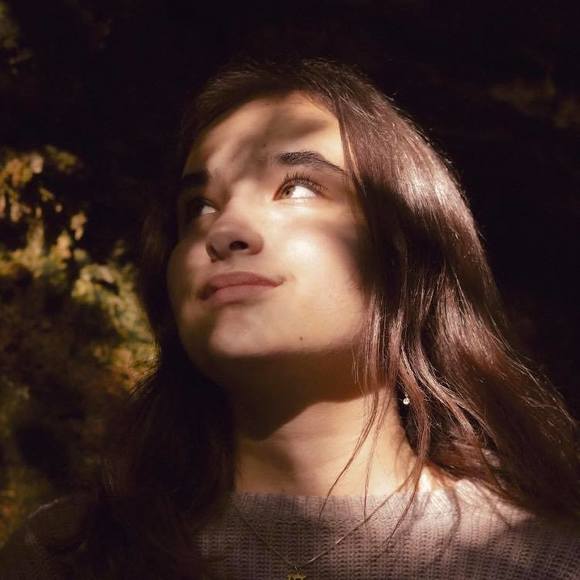 Profile Picture of Raina Kronfeld (@rainakronfeld) on Poshmark