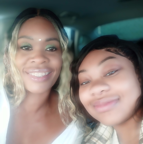 Profile Picture of Justis Conture (@justisconture) on Poshmark