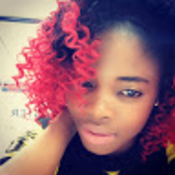 Profile Picture of Esther Foday (@estherfoday) on Poshmark