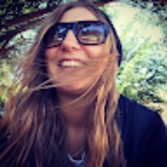 Profile Picture of Kat Petrosh (@kittkatt8338) on Poshmark