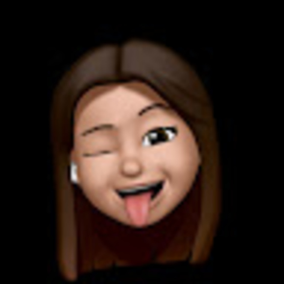 Profile Picture of Ariela Rojas (@rojasariela26) on Poshmark