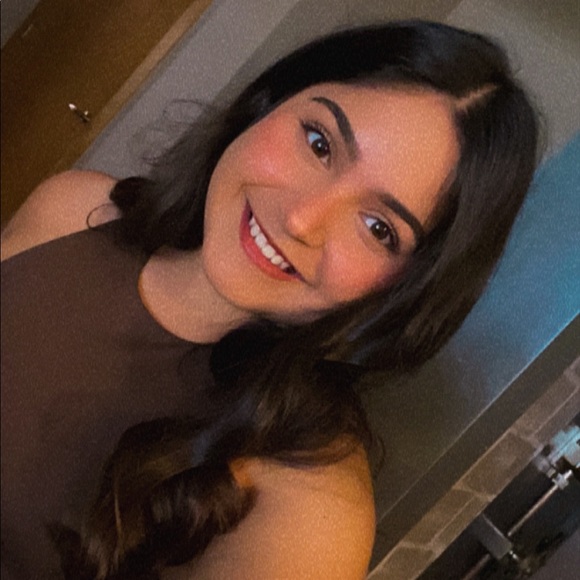 Profile Picture of Monica Pando (@monicapando88) on Poshmark