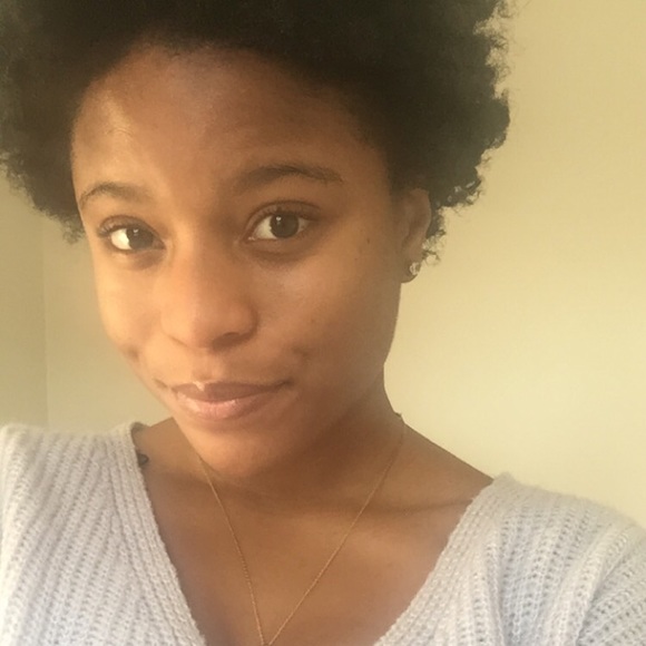 Profile Picture of Marseanna Young (@youngmarsss) on Poshmark