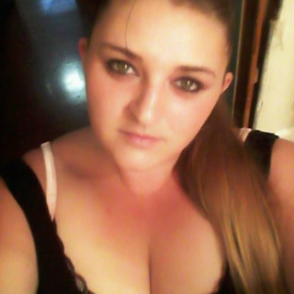 Profile Picture of Tonya Droelle (@littlet689) on Poshmark