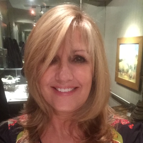 Profile Picture of Sheri Hansen (@dollypops55) on Poshmark