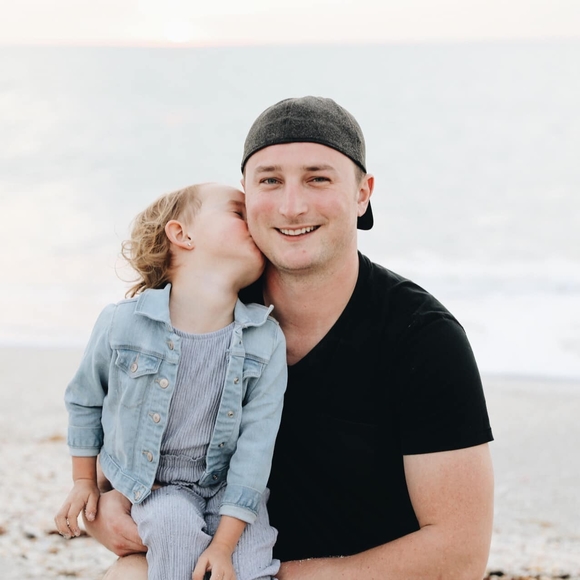Profile Picture of Tyler Close (@tylerclose) on Poshmark