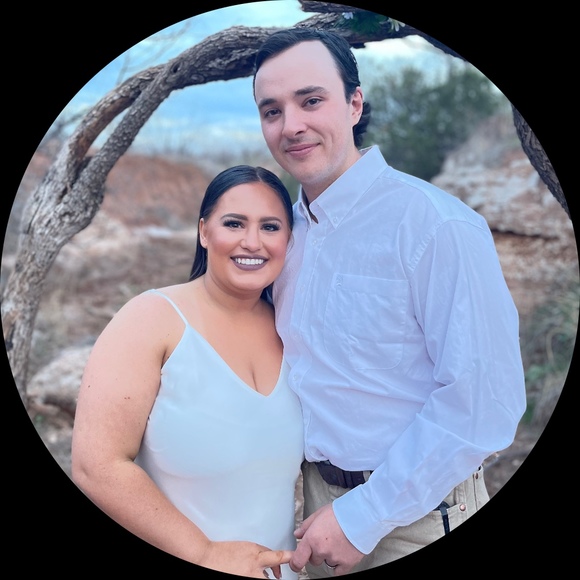 Profile Picture of Taryn Long (@tarynblake97) on Poshmark