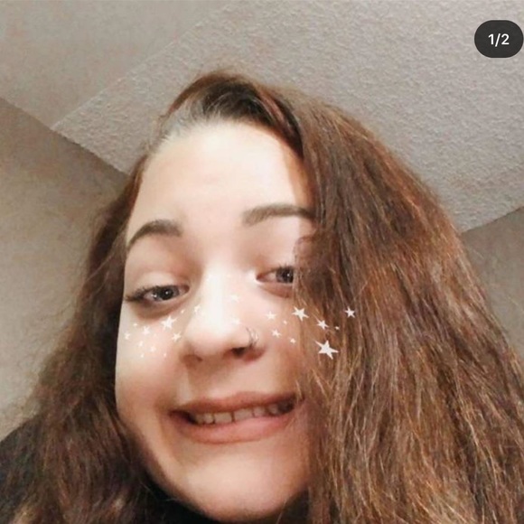 Profile Picture of Isa Tollefson (@isa_tollefson) on Poshmark