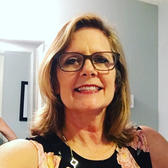 Profile Picture of Jenny Buffington (@jbuffington62) on Poshmark