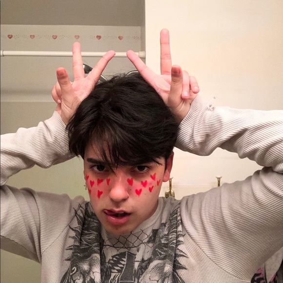 Profile Picture of Zachariah Svatko (@luvarboy13) on Poshmark