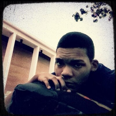 Profile Picture of Josh Von Oh (@JoshOhDarling) on Twitter