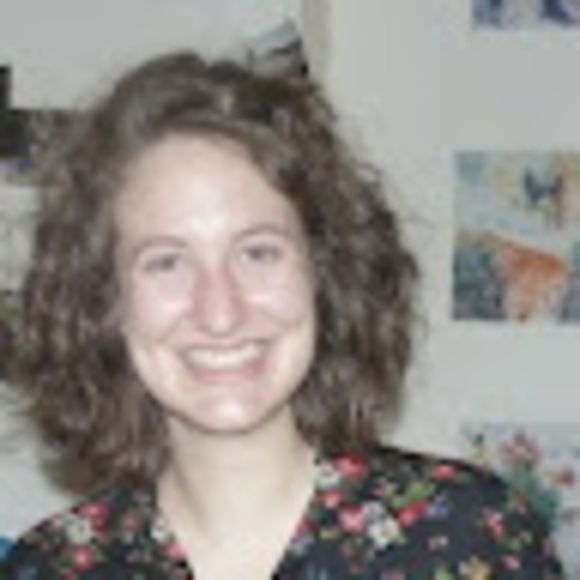 Profile Picture of Annie Minoff (@akminoff) on Poshmark