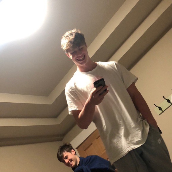 Profile Picture of Kaleo Kennerley (@kaleo_kennerley) on Poshmark