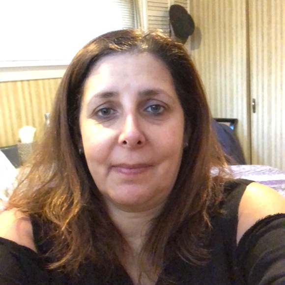 Profile Picture of Jen Schacker (@jenschacker) on Poshmark