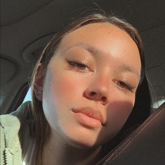 Profile Picture of Tehya Garcia (@tehya_garcia) on Poshmark