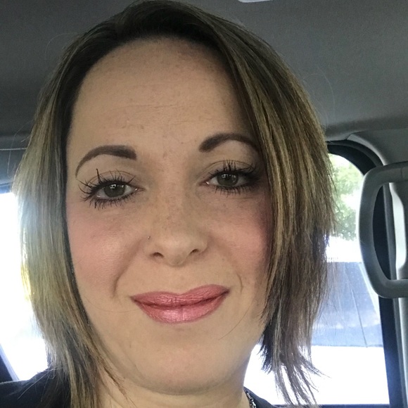 Profile Picture of Tracie Mcdaniel (@tdmcdaniel13) on Poshmark