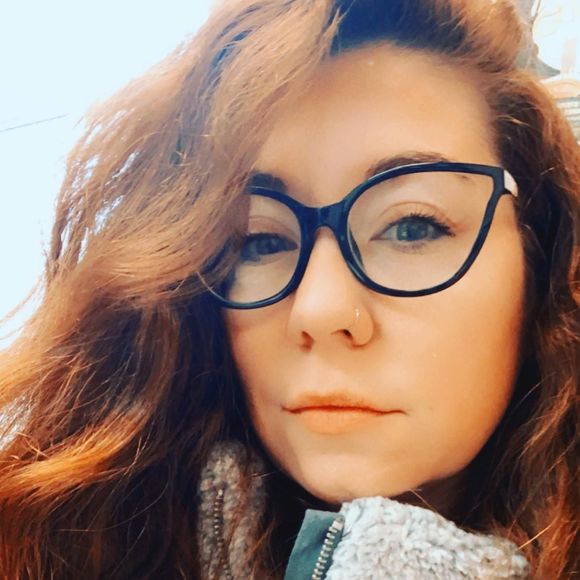 Cristal Depietro - Poshmark Profile Picture of Cristal Depietro (@cristalgrip) on Poshmark