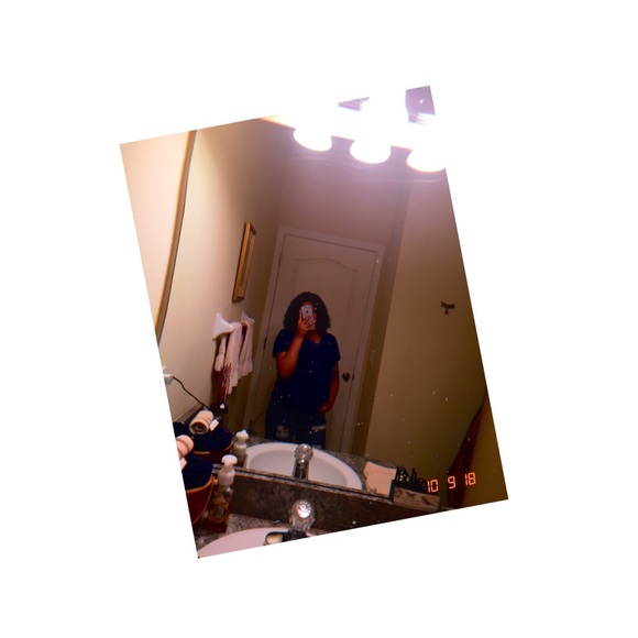 Profile Picture of Deneasia Melfa (@deneasia914) on Poshmark