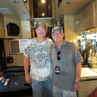 Profile Picture of A J Molnar (@OldTexan85) on Twitter