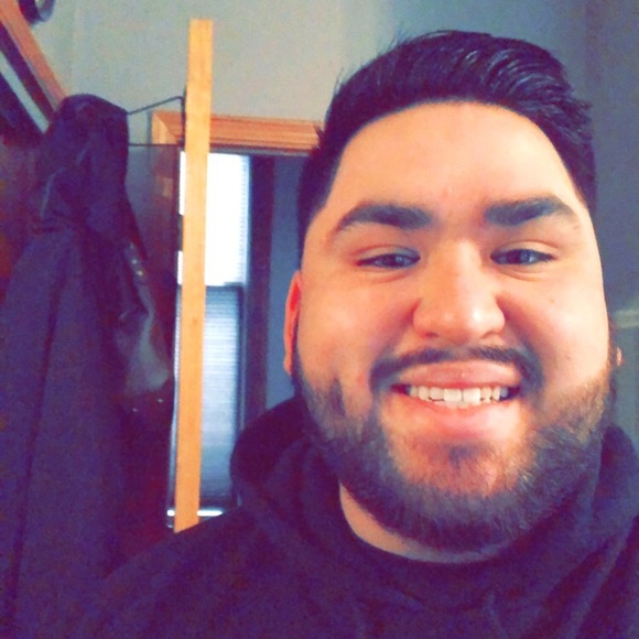 Profile Picture of Mauro Garza (@maag1225) on Poshmark