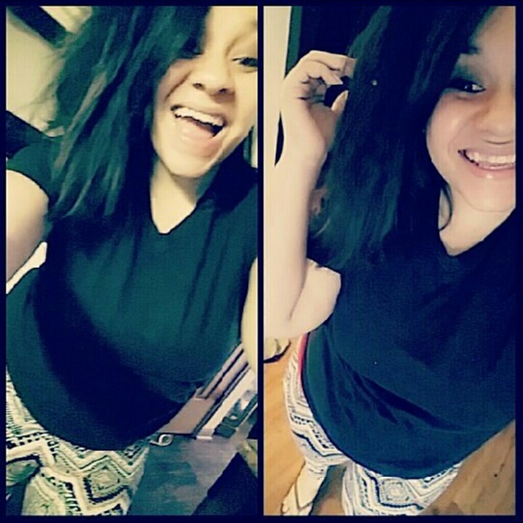 Profile Picture of Ashley Heaper (@ashleyrenee08) on Poshmark