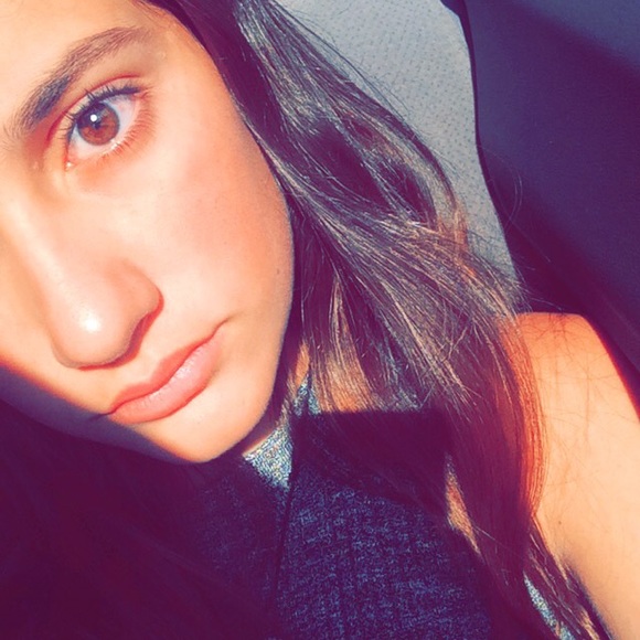 Profile Picture of Marisabel Rodriguez (@marisabel2001) on Poshmark