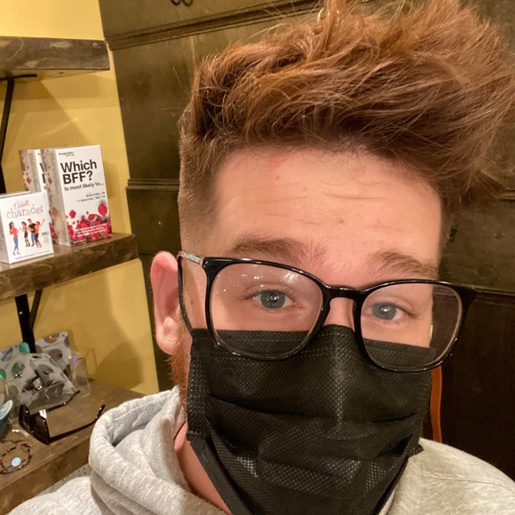 Profile Picture of Daniel Norton (@daniel_norton) on Poshmark