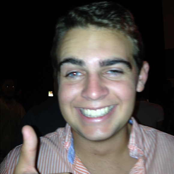Profile Picture of Mal Euson (@meuson) on Poshmark