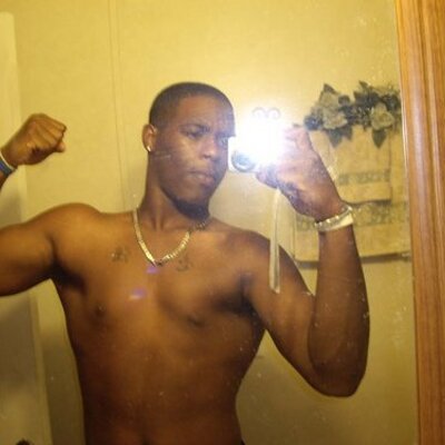Profile Picture of Broderick Moore (@lilizthakid) on Twitter