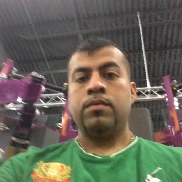 Profile Picture of Hernandez Chavez (@nauhernandez) on Poshmark