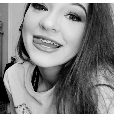 Profile Picture of Savannah Holloway (@Forever_snhh) on Twitter