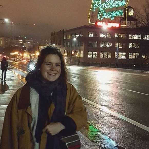 Profile Picture of Caitlin Craven (@caicrave) on Poshmark