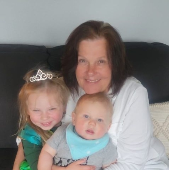 Profile Picture of Debrah Wauzynski (@debrahwauzynski) on Poshmark