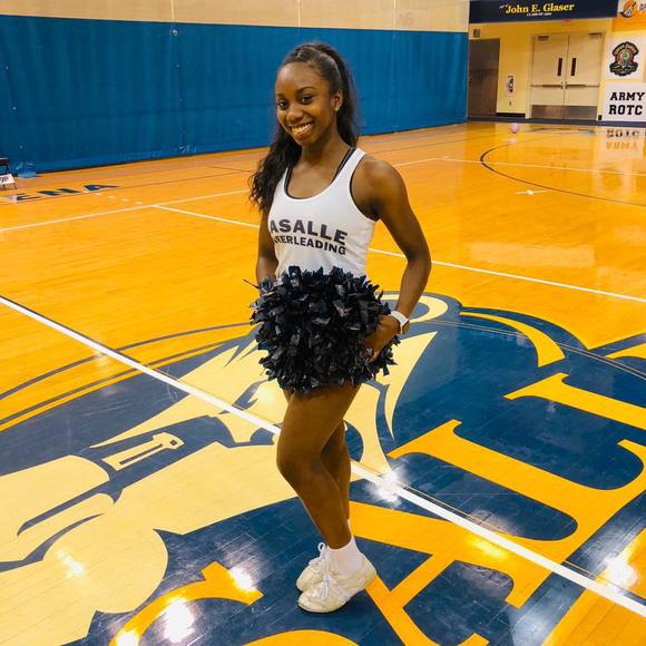 Profile Picture of Aneesah Sanders (@neesah123) on Poshmark