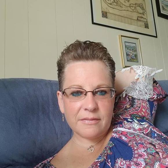 Profile Picture of Lisa Pytka (@lisaanngould64) on Poshmark