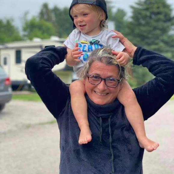 Profile Picture of Tina Chalmers (@tinachalmers) on Poshmark