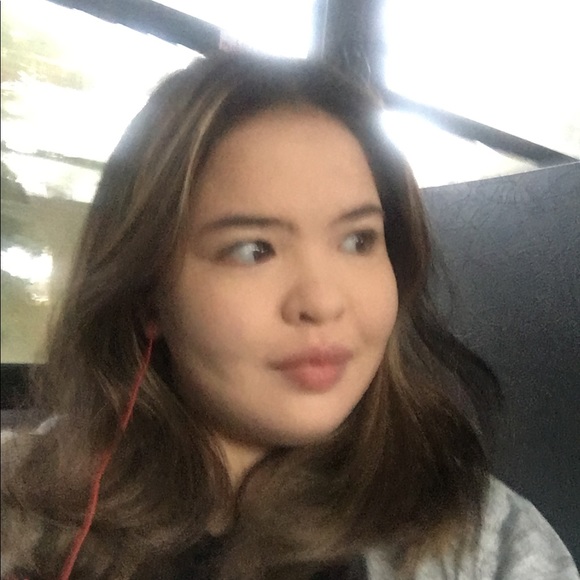 Profile Picture of Julia Moore (@julia_moorest) on Poshmark