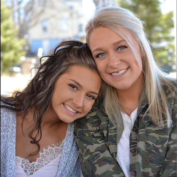 Profile Picture of Isabelle Raven (@isabelleraven) on Poshmark