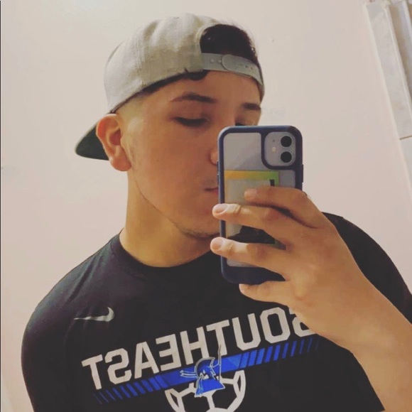 Profile Picture of Alejandro Mascorro (@alejandromascor) on Poshmark