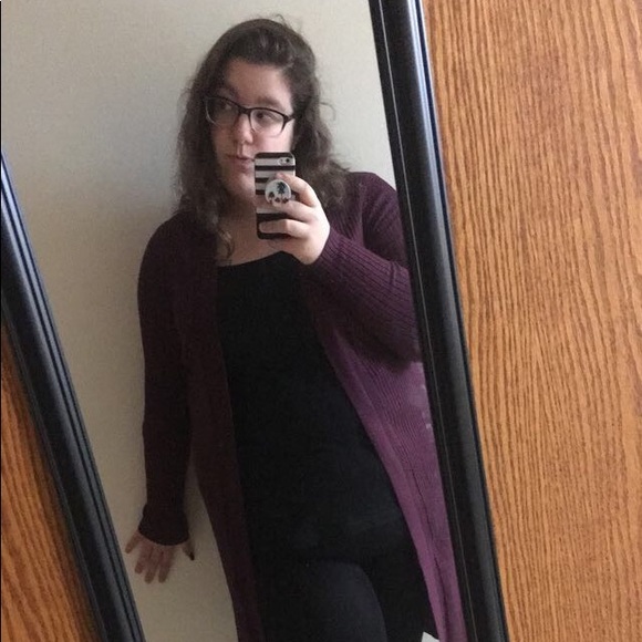 Profile Picture of Rebecca Schell (@flat221b) on Poshmark